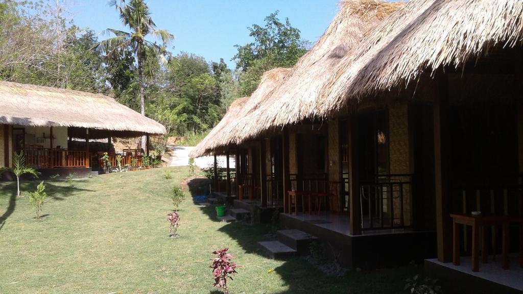 Airas' Garden Homestay Eco Bungalows Kuta  Esterno foto