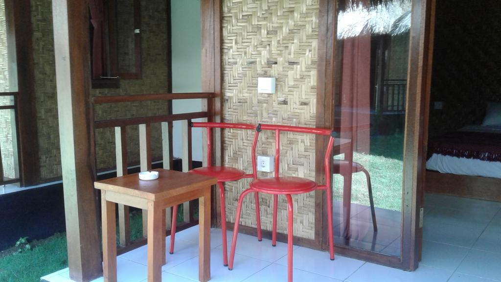 Airas' Garden Homestay Eco Bungalows Kuta  Esterno foto