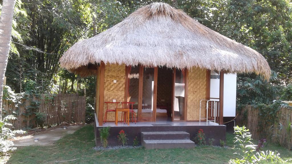 Airas' Garden Homestay Eco Bungalows Kuta  Esterno foto